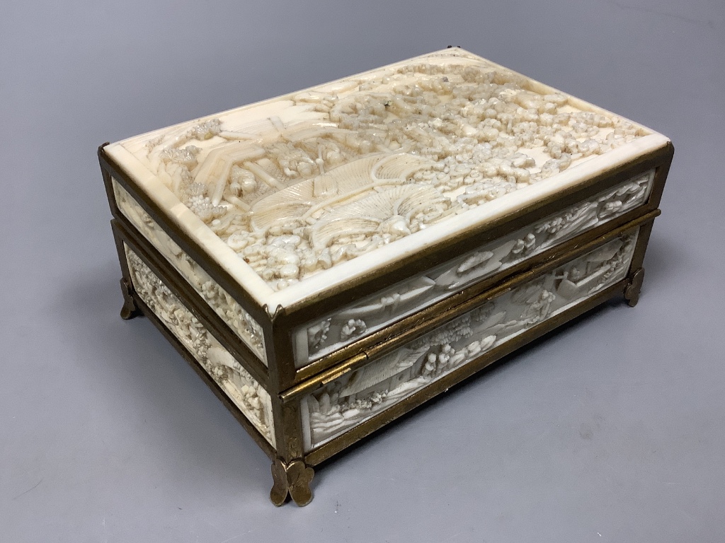 A Cantonese carved ivory casket, c.1900, length 12.5cm